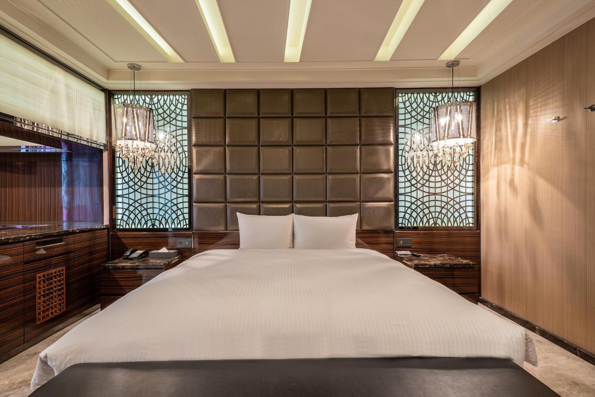 Guide Hotel Taichung Ziyou Exterior foto