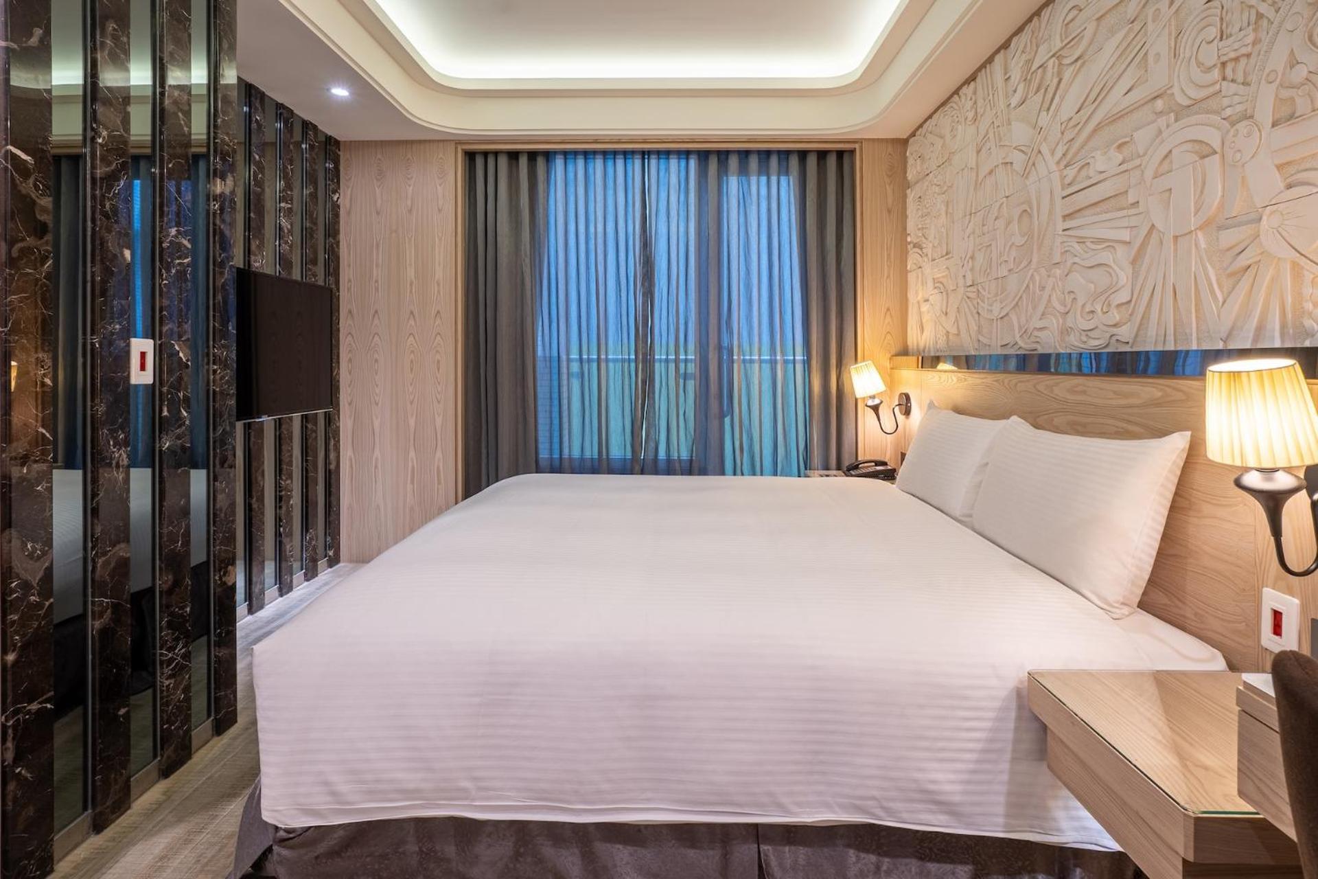 Guide Hotel Taichung Ziyou Exterior foto